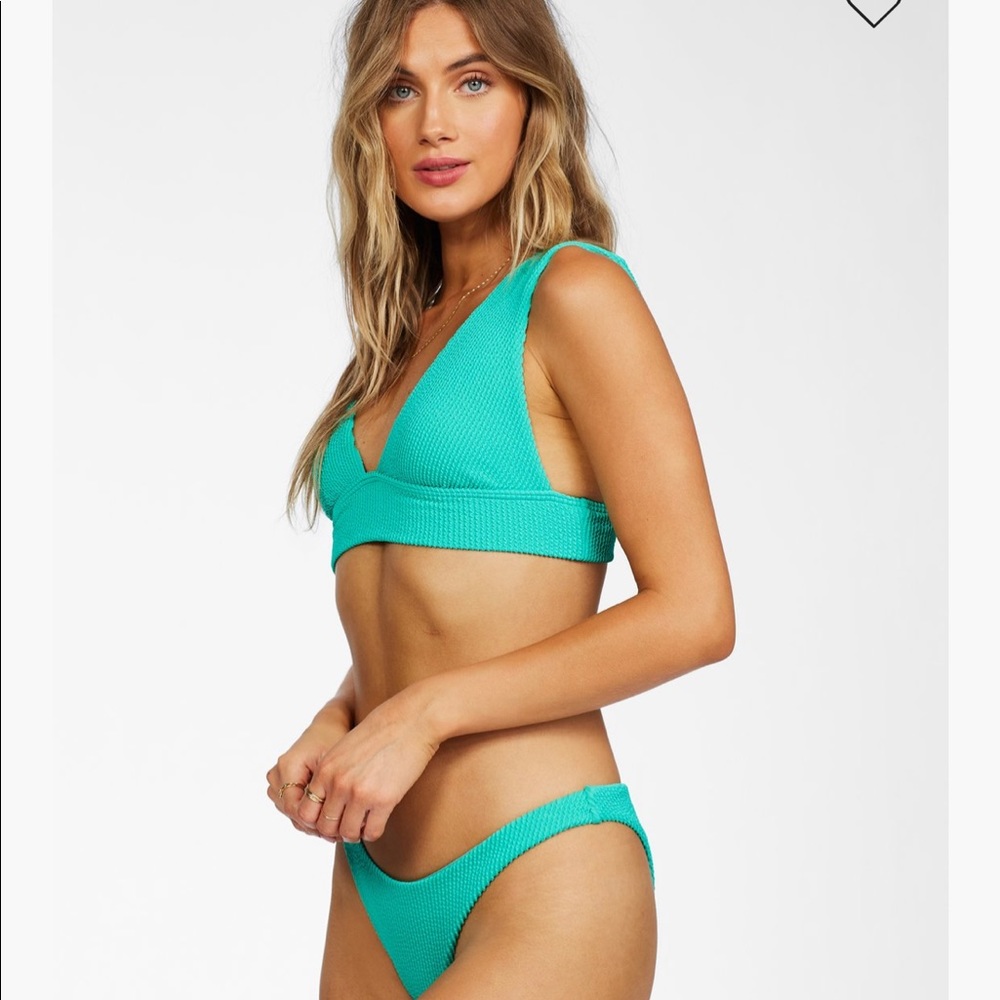 🆕NWT Billabong Summer High Plunge Bikini Top - Picture 2 of 6